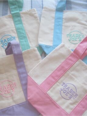 Trader Joe’s Canvas Tote Bags SET OF FOUR!